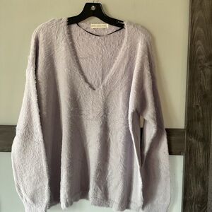 EUC- women’s fuzzy sweater